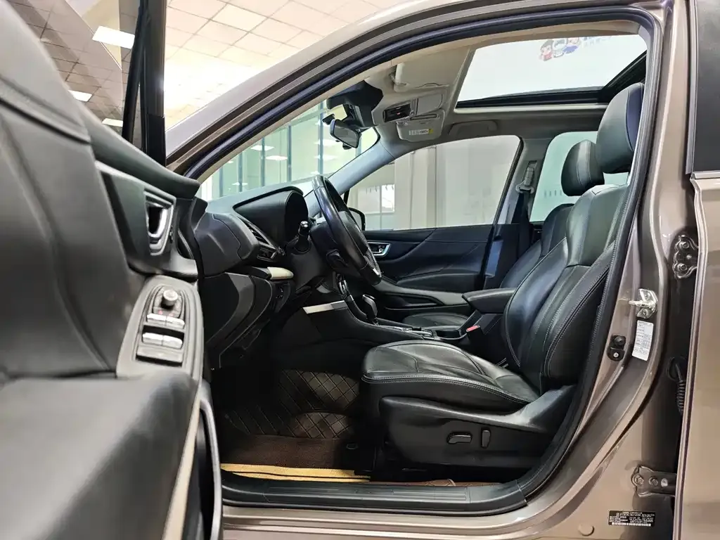 Subaru Forester 2022 из CN, фото 7