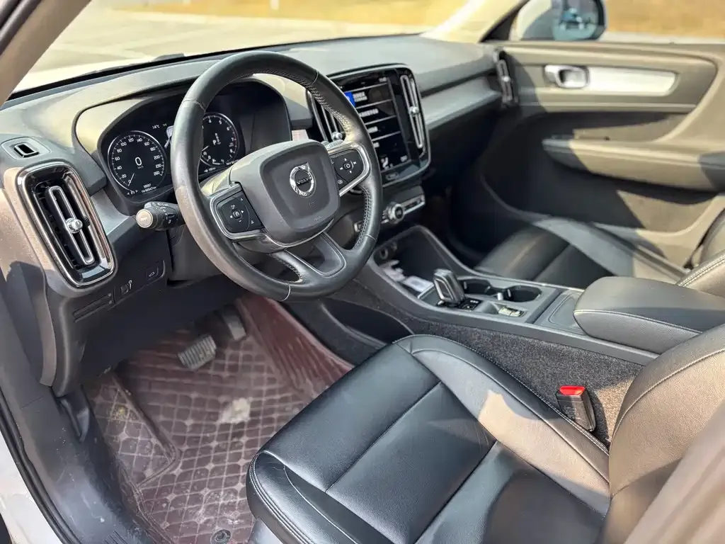 Volvo XC40 2023 из CN, фото 5