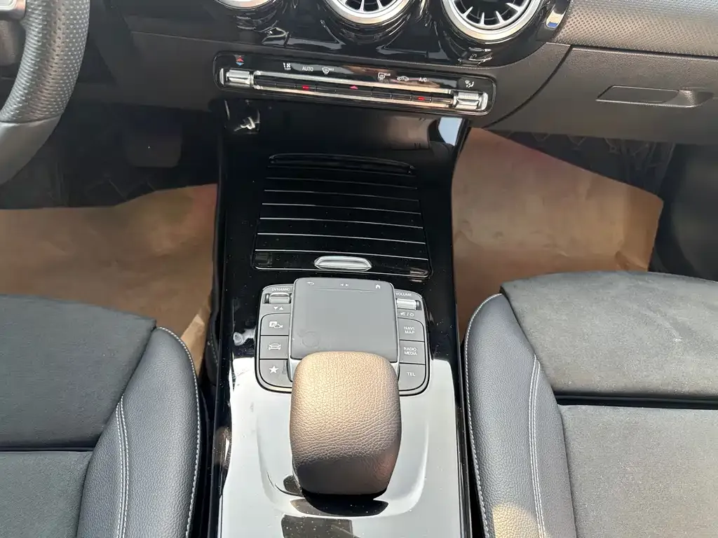 Mercedes-Benz A-Class 2022 из CN, фото 3