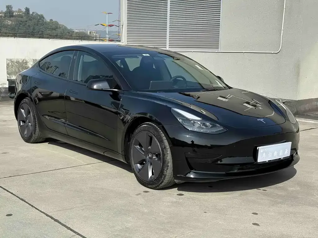 Tesla Model 3 — фото 4