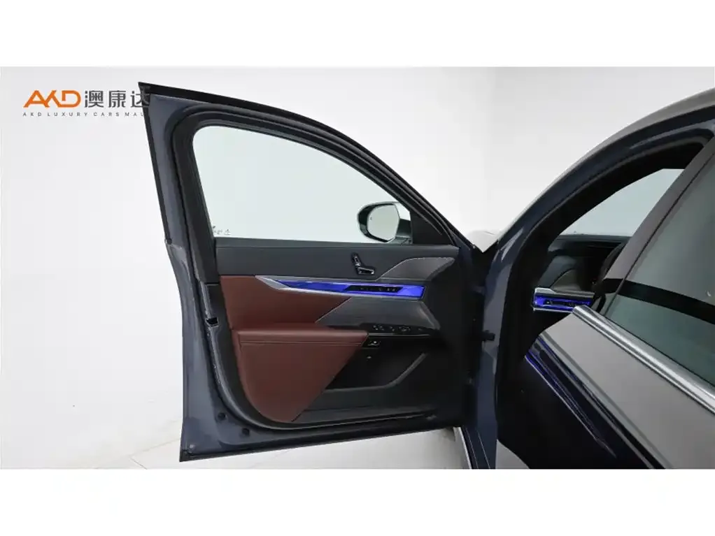 BMW 7 Series 2023 из CN, фото 2