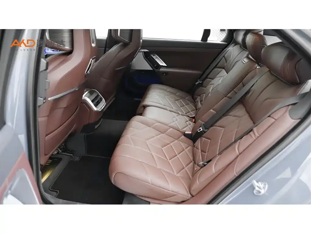 BMW 7 Series 2023 из CN, фото 9