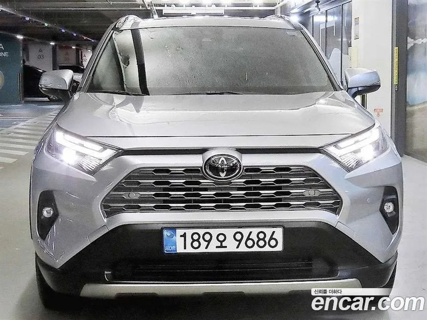 Toyota RAV4 — фото 7