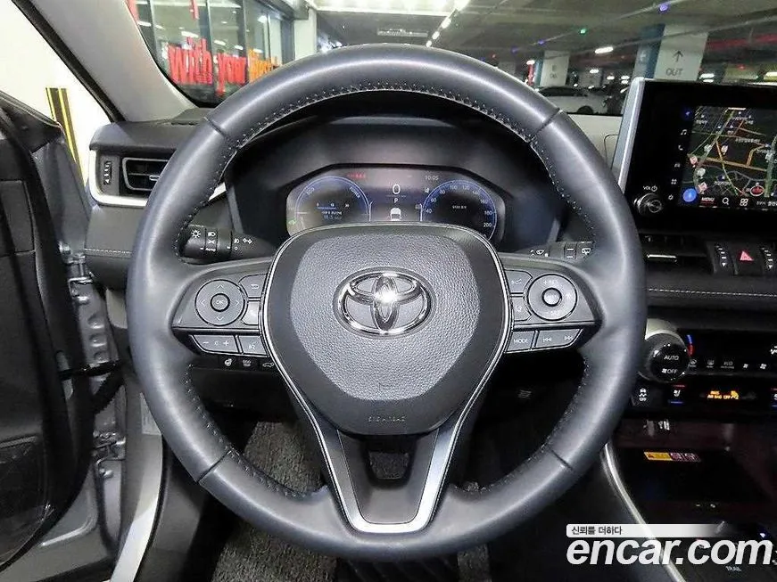 Toyota RAV4 — фото 10