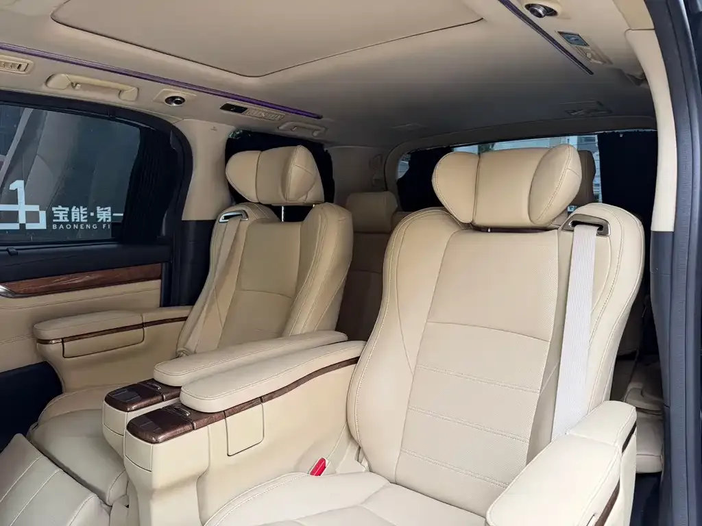 Toyota Alphard 2022 из CN, фото 3