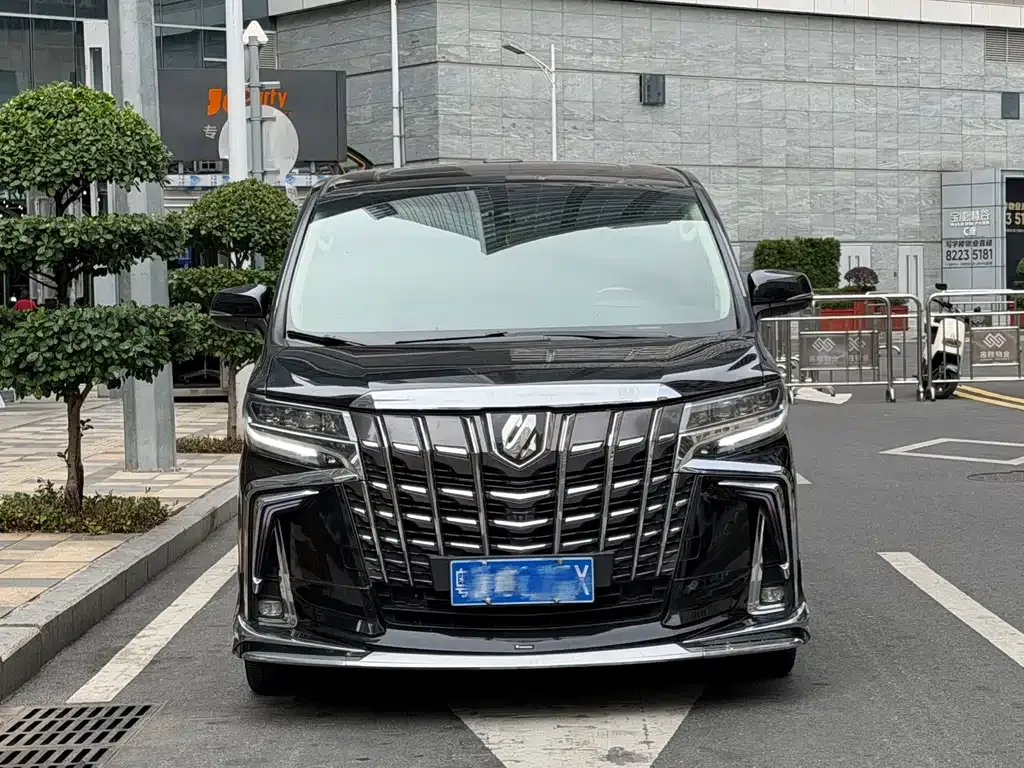 Toyota Alphard 2022 из CN, фото 6