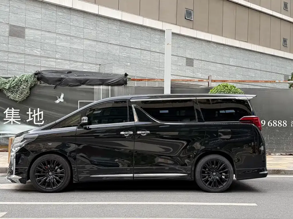 Toyota Alphard 2022 из CN, фото 4