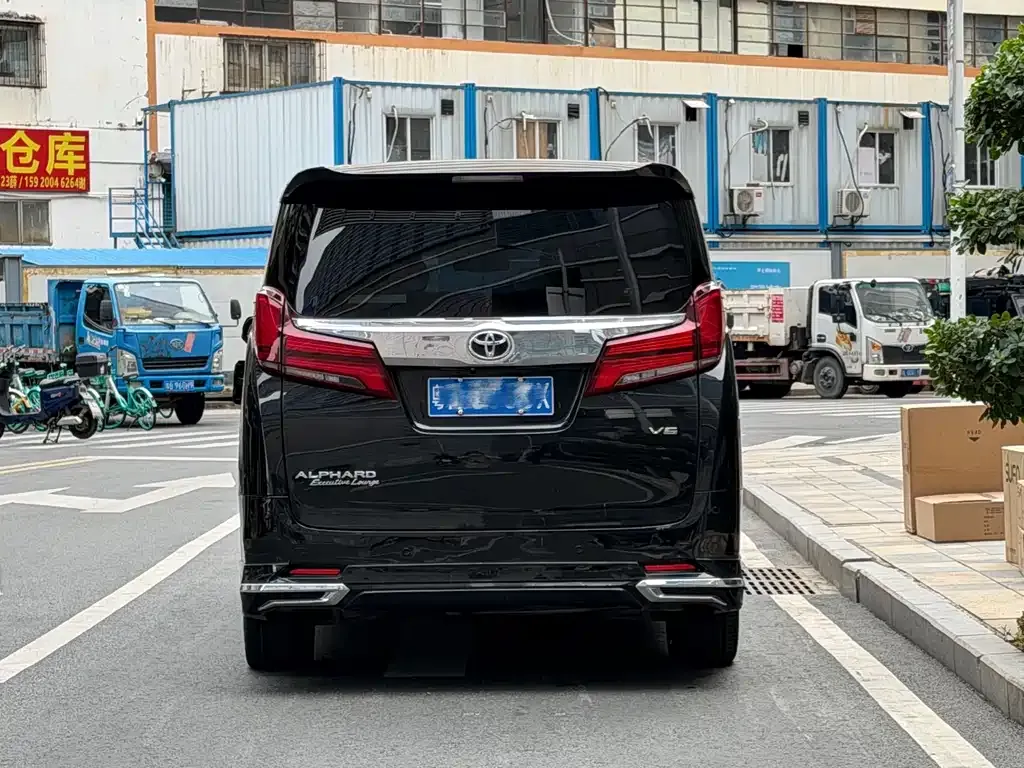 Toyota Alphard 2022 из CN, фото 8