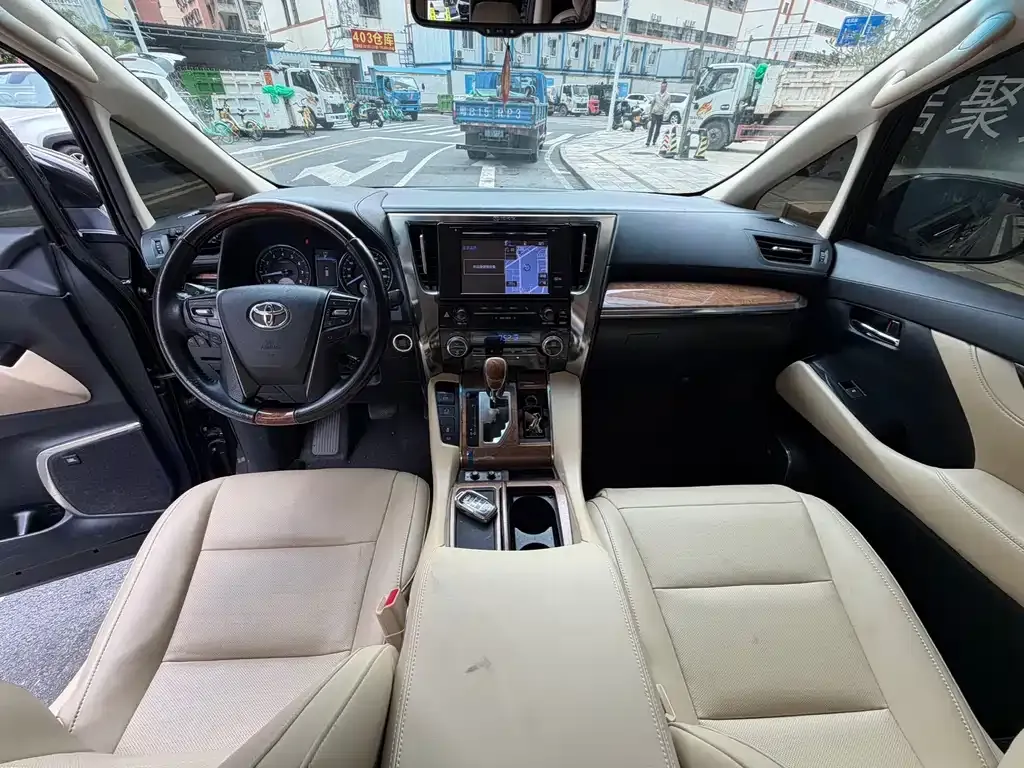 Toyota Alphard 2022 из CN, фото 9