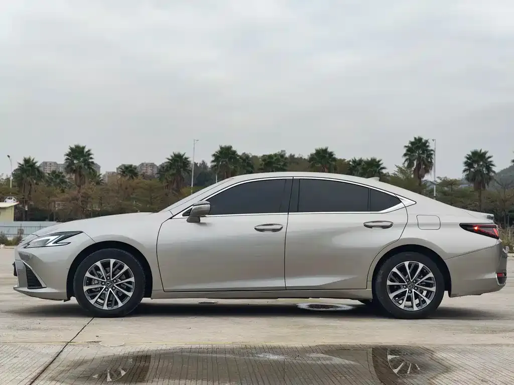 Lexus ES 2024 из CN, фото 2
