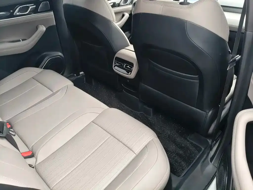 Geely Boyue L 2025 из CN, фото 5