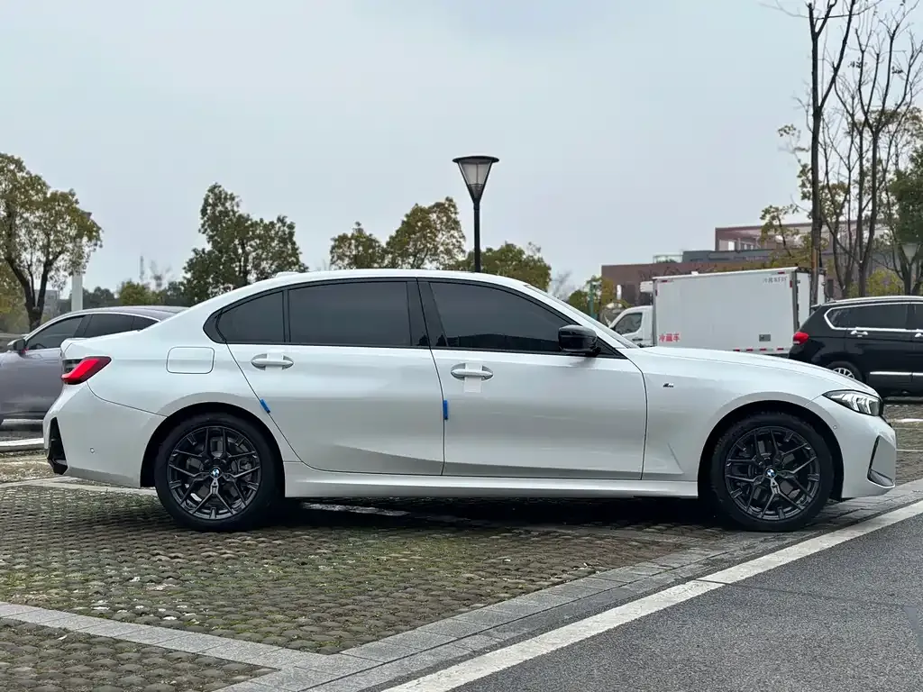 BMW 3 Series 2025 из CN, фото 8