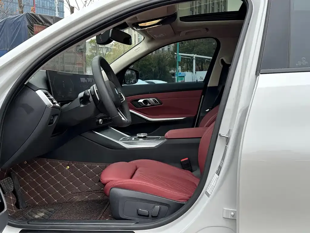 BMW 3 Series 2025 из CN, фото 4