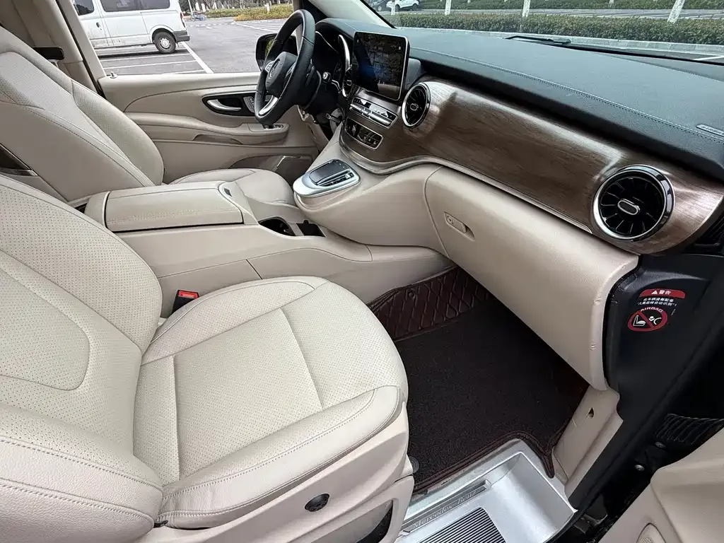 Mercedes-Benz V-Class 2022 из CN, фото 7