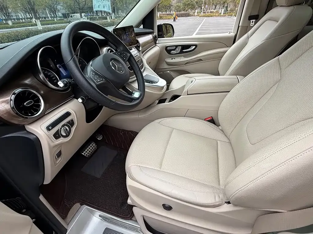 Mercedes-Benz V-Class 2022 из CN, фото 6
