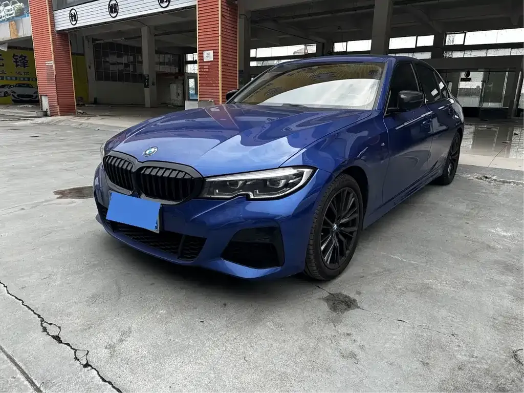 BMW 3 Series 2021 из CN, фото 1