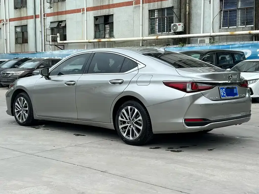 Lexus ES 2022 из CN, фото 6