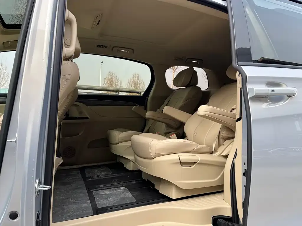 Buick GL8 Hybrid — фото 9