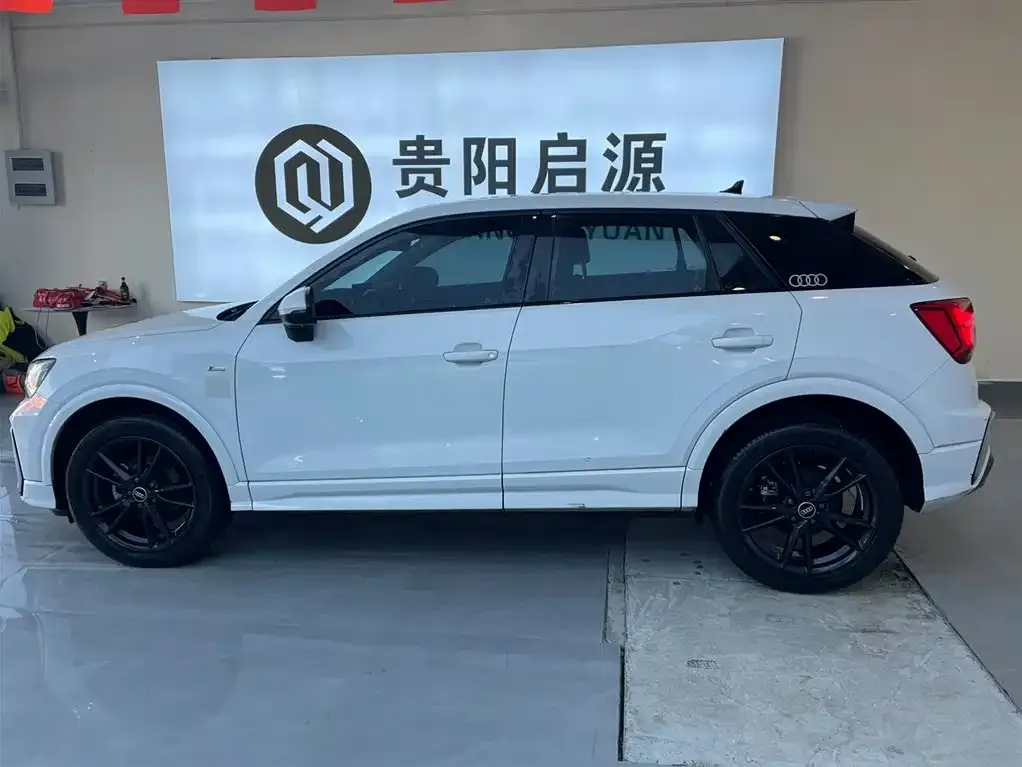 Audi Q2L 2023 из CN, фото 5