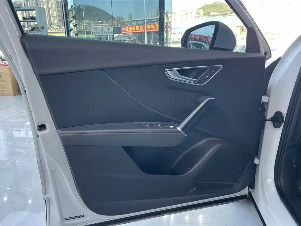 Audi Q2L 2023 из CN, фото 10