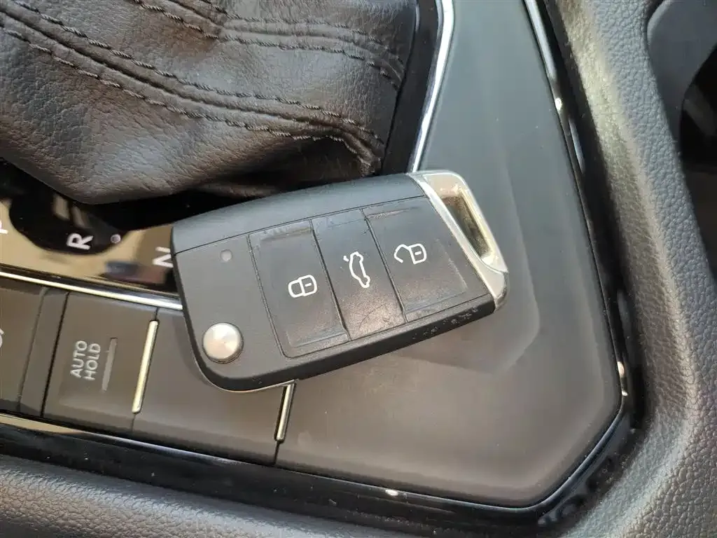 Volkswagen Tiguan L 2021 из CN, фото 8