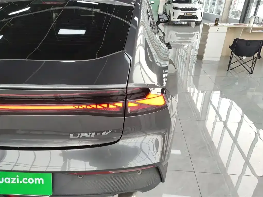 Changan UNI-V 2023 из CN, фото 6