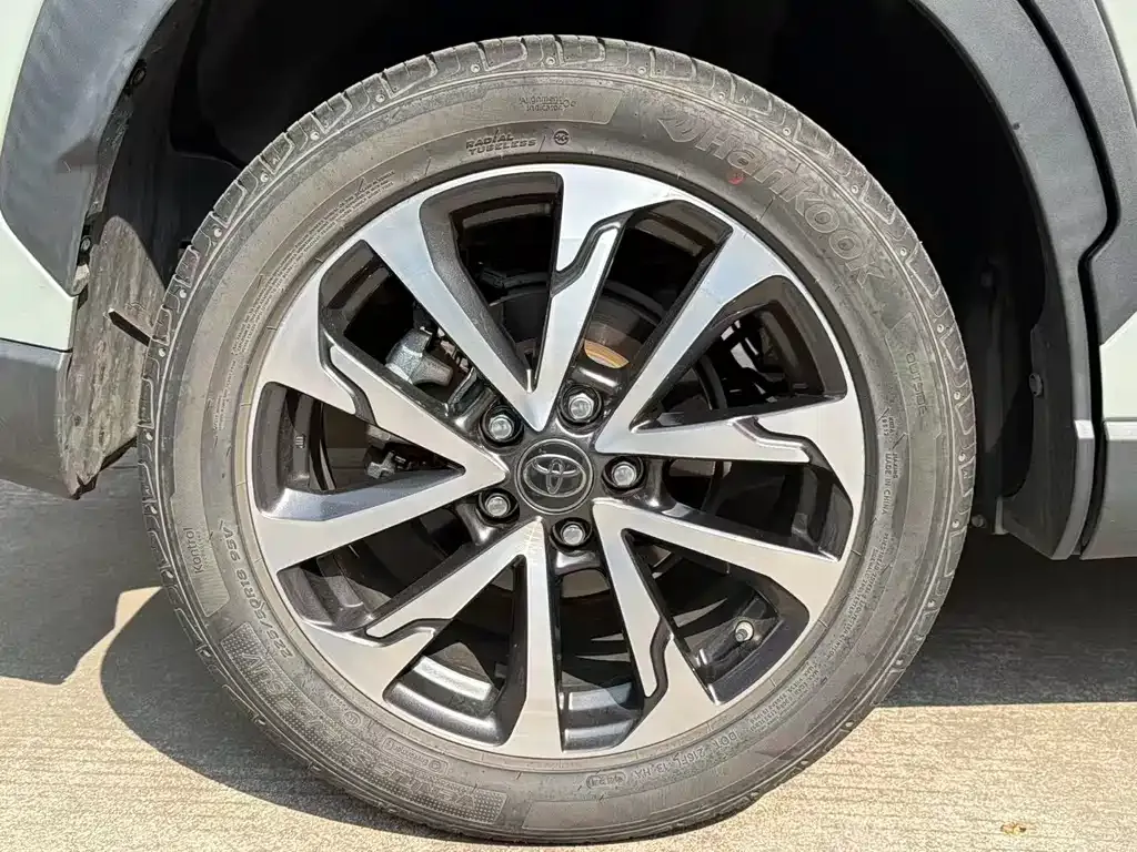 Toyota Corolla Cross 2022 из CN, фото 7
