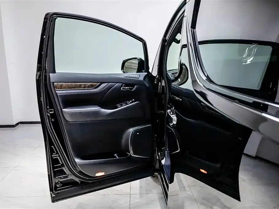 Toyota Vellfire 2022 из CN, фото 8