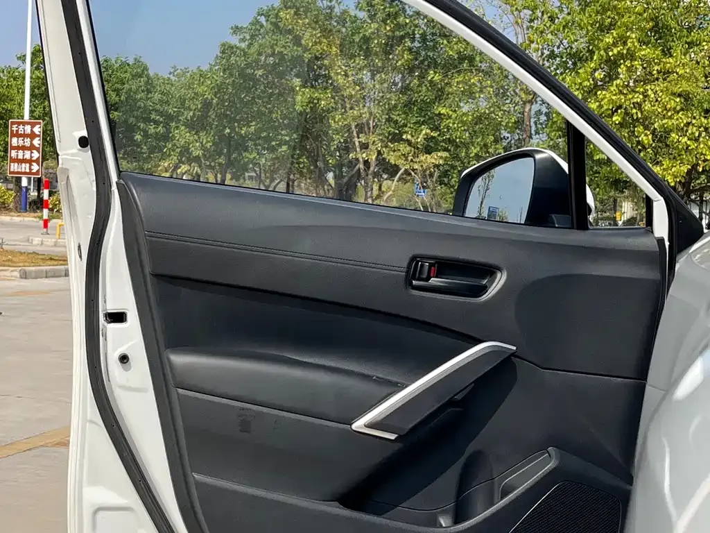 Toyota Frontlander 2022 из CN, фото 8