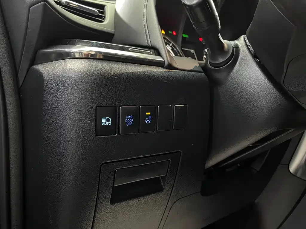 Toyota Vellfire 2021 из CN, фото 2