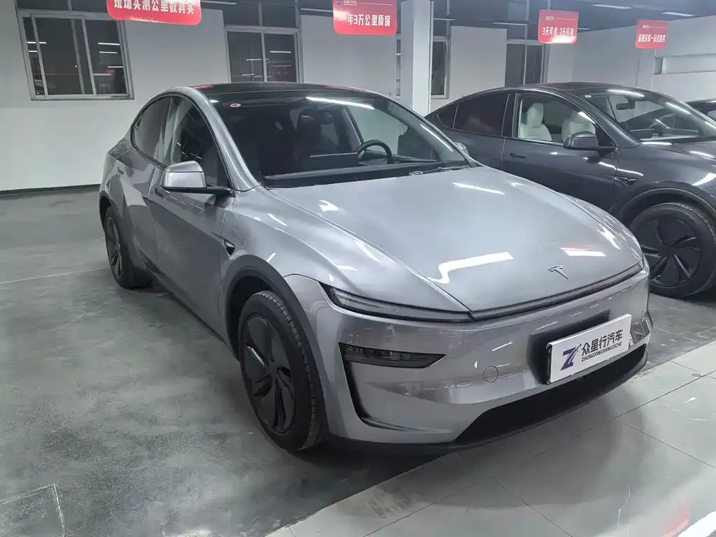 Tesla Model Y — фото 8