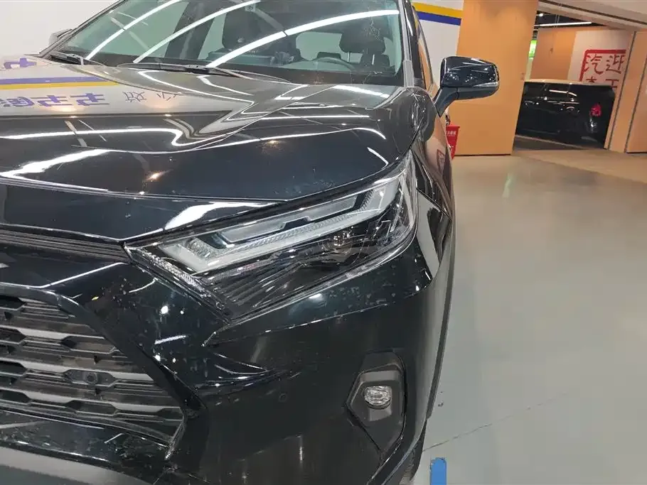 Toyota RAV4 2023 из CN, фото 4