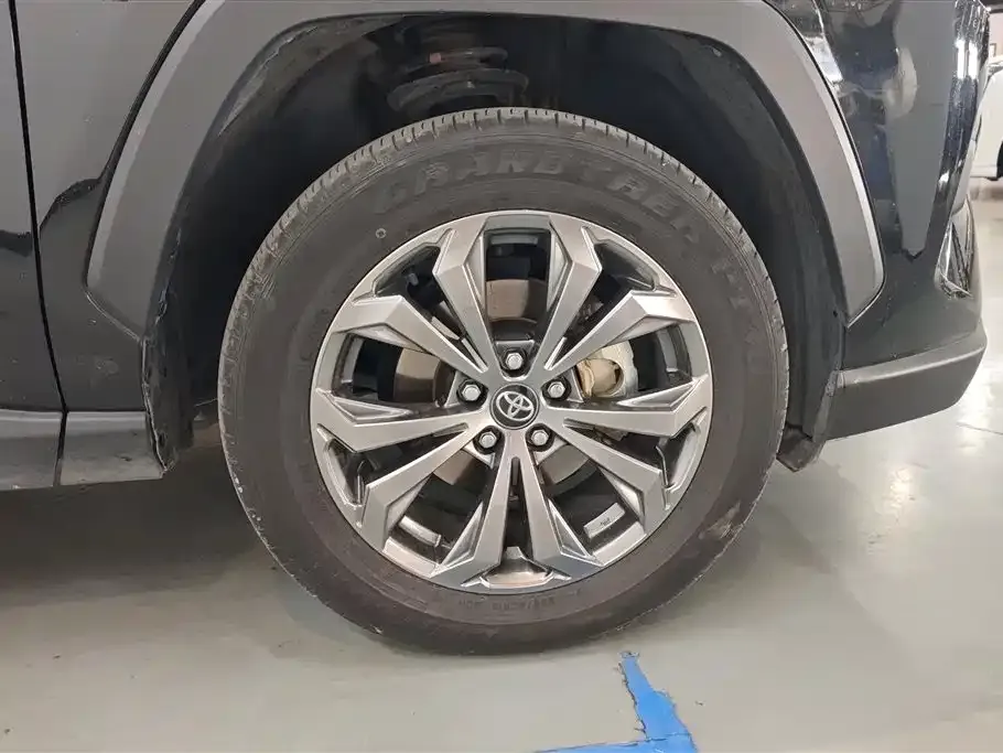 Toyota RAV4 2023 из CN, фото 10