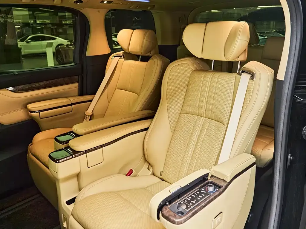 Toyota Vellfire 2021 из CN, фото 6