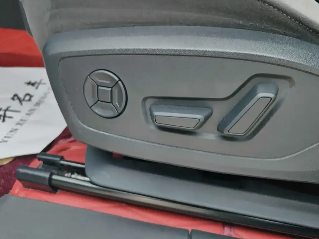 Audi Q3 2024 из CN, фото 10
