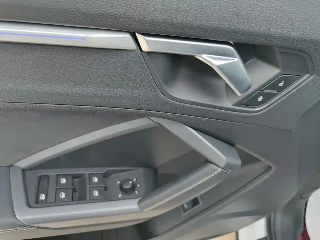 Audi Q3 2024 из CN, фото 8