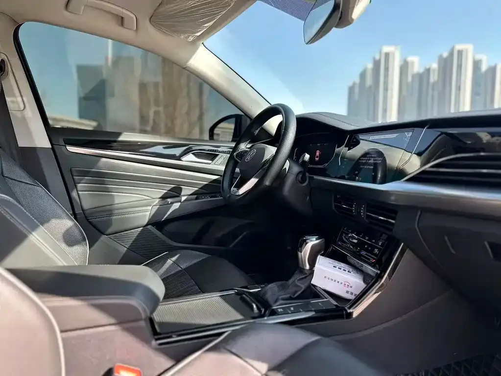 Volkswagen Passat 2023 из CN, фото 7