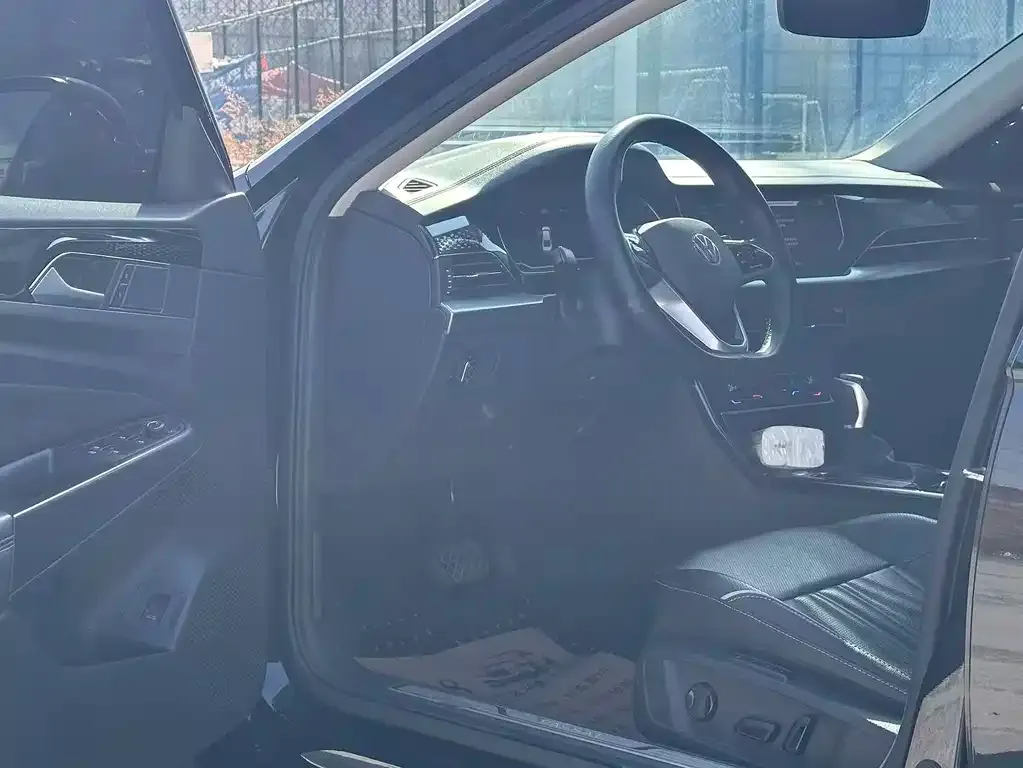 Volkswagen Passat 2023 из CN, фото 2