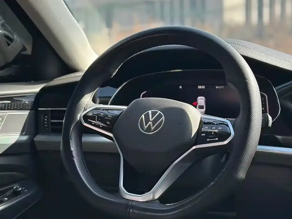 Volkswagen Passat 2023 из CN, фото 8