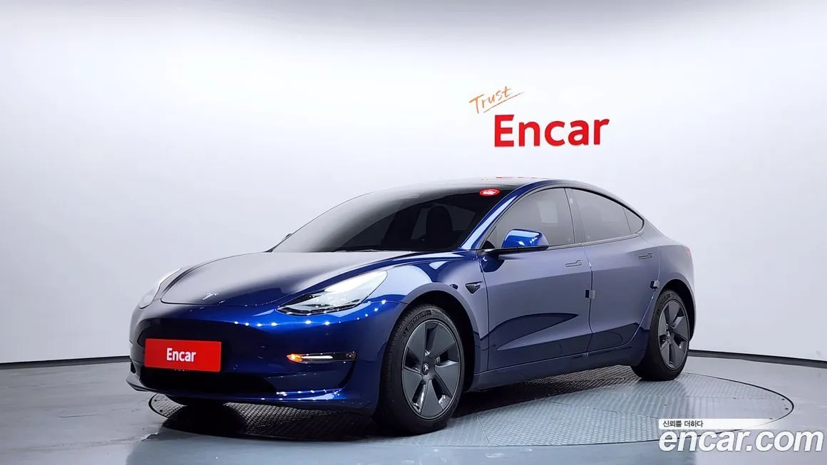 Tesla Model 3 — фото 1
