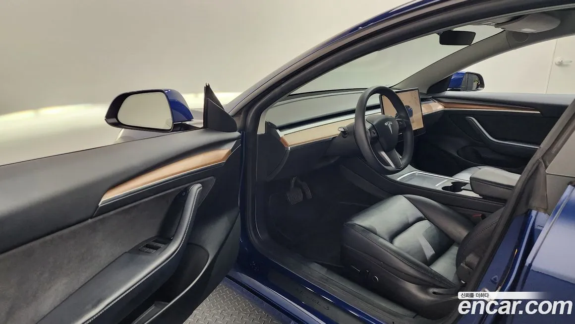 Tesla Model 3 — фото 10