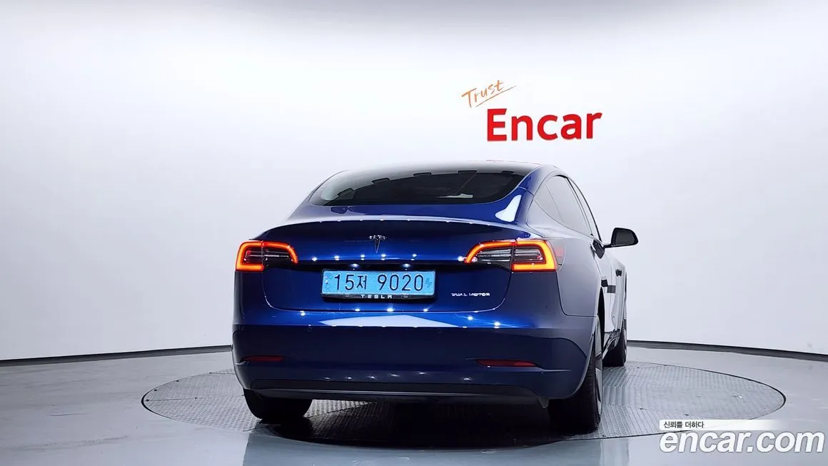 Tesla Model 3 — фото 4