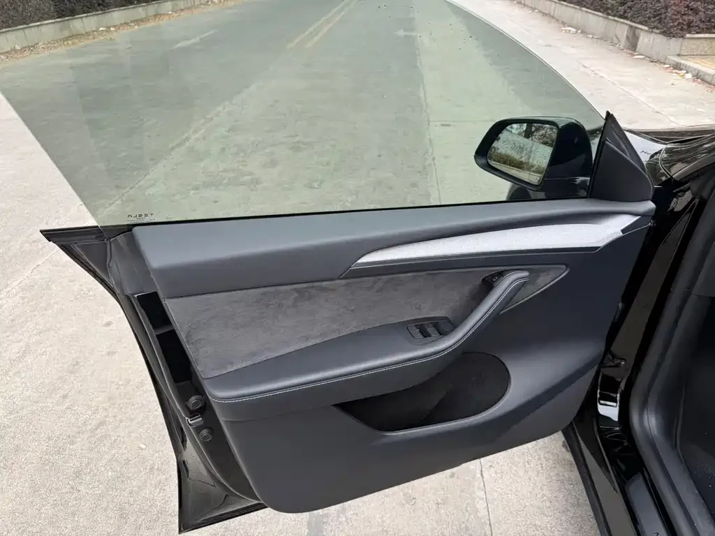 Tesla Model Y 2024 из CN, фото 9