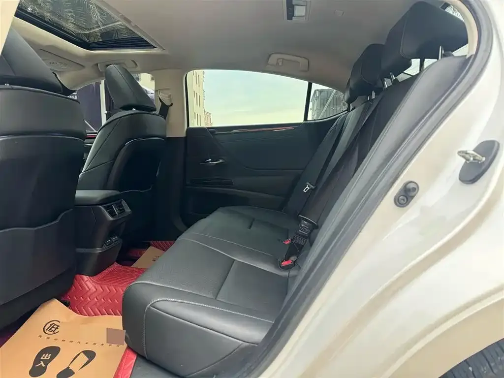 Lexus ES 2022 из CN, фото 2