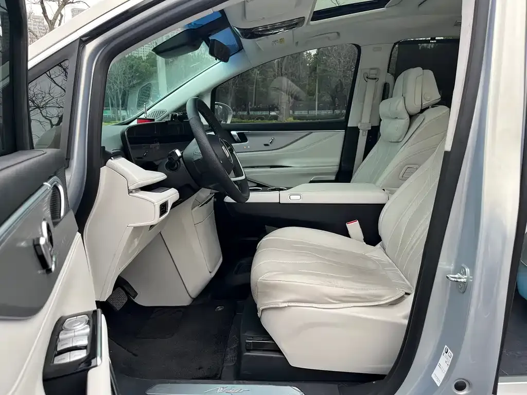 Buick GL8 Hybrid 2024 из CN, фото 4