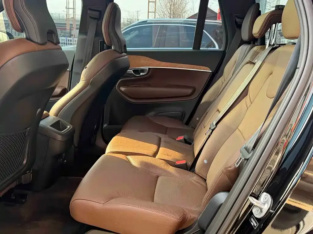 Volvo XC90 2024 из CN, фото 4