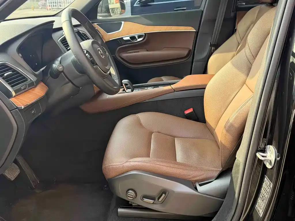 Volvo XC90 2024 из CN, фото 5