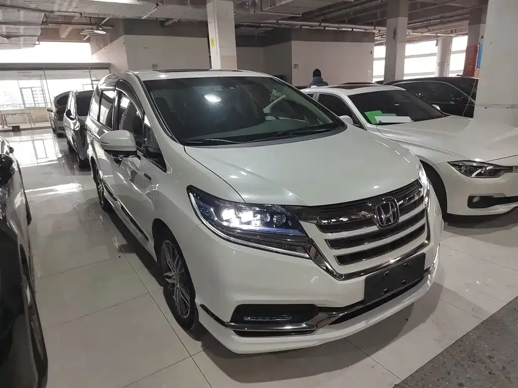 Honda Elysion 2021 из CN, фото 3