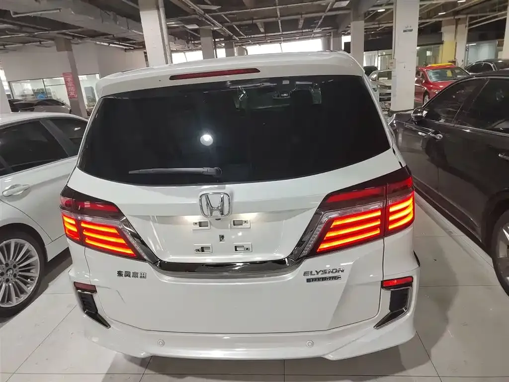 Honda Elysion 2021 из CN, фото 2