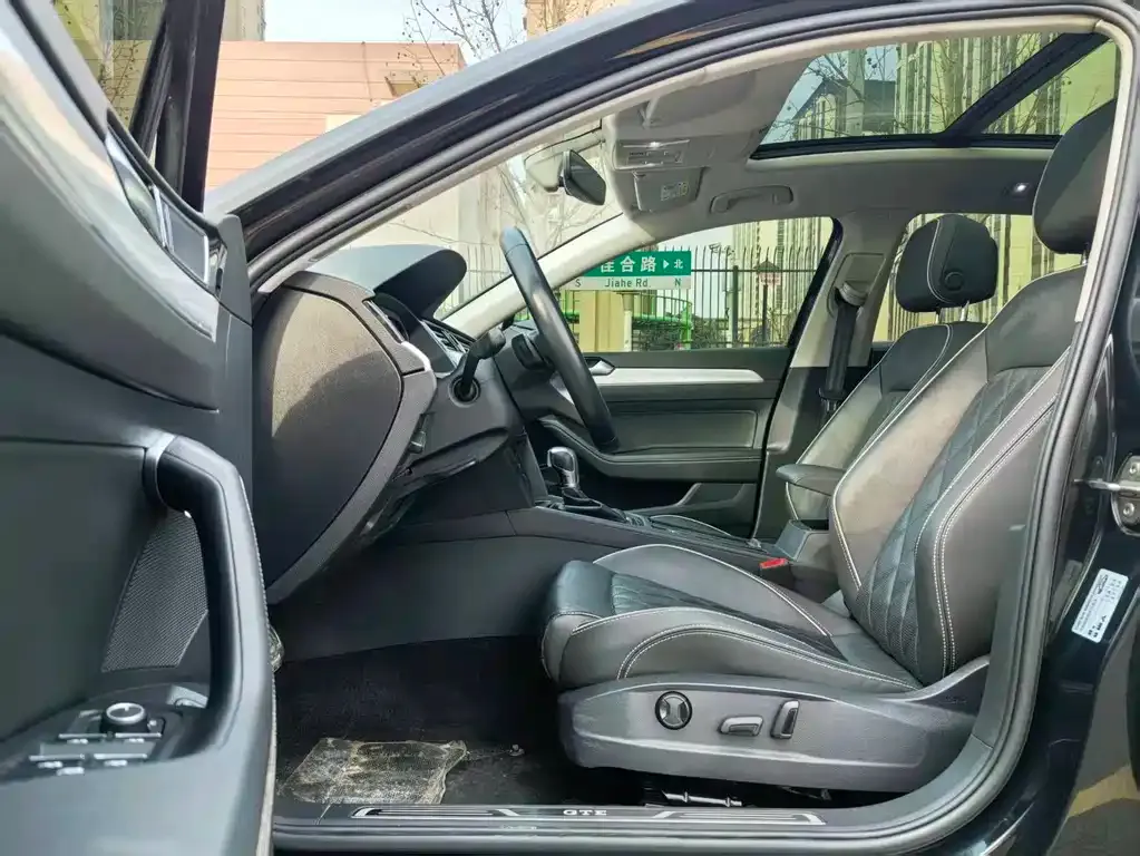 Volkswagen Magotan GTE PHEV 2023 из CN, фото 7